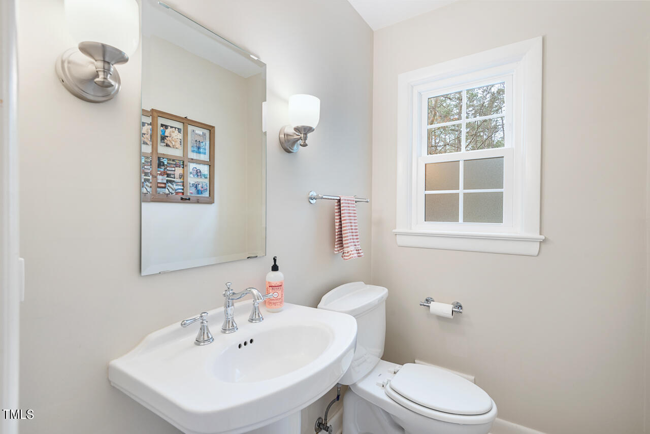 2528 Wrightwood Avenue