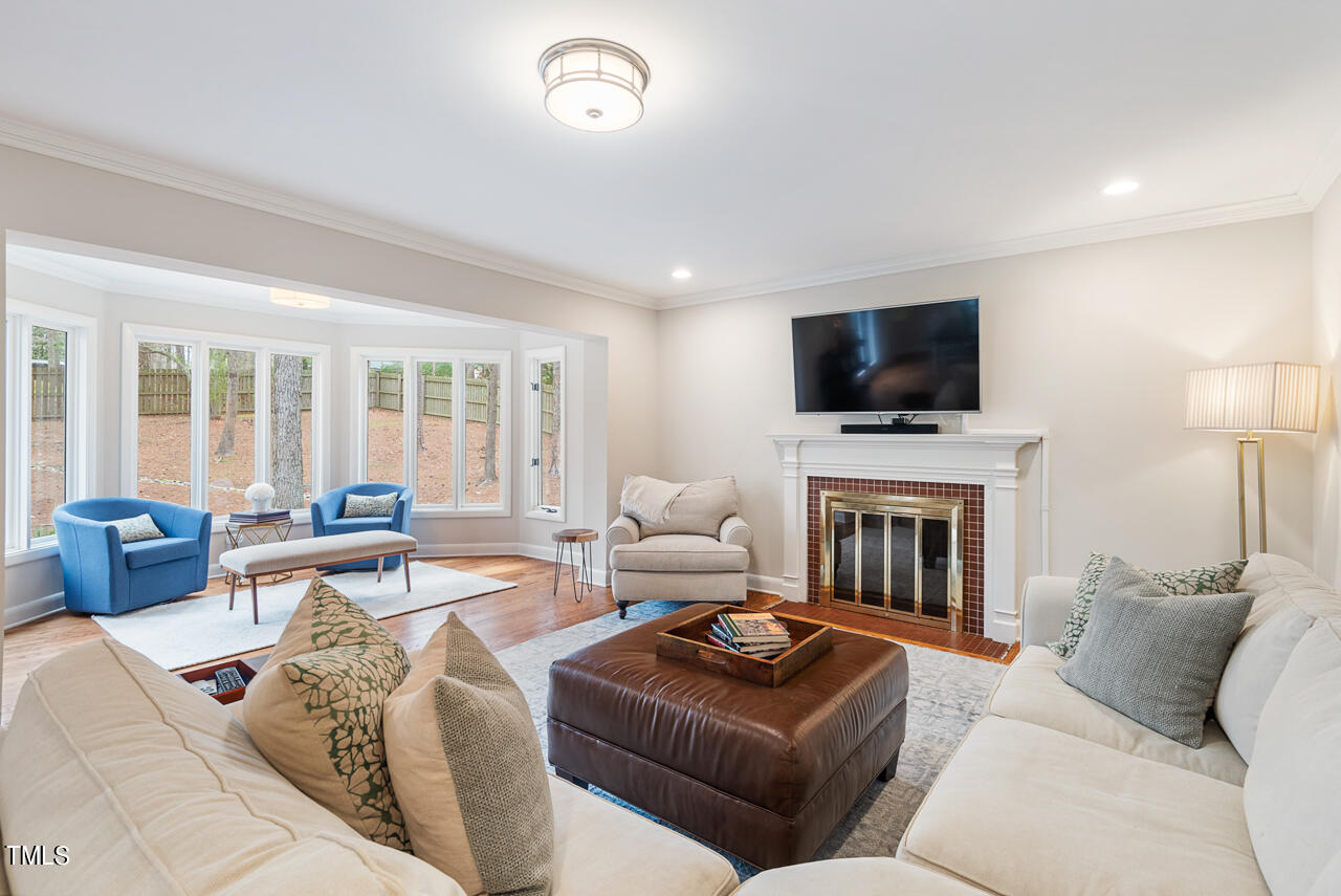 2528 Wrightwood Avenue