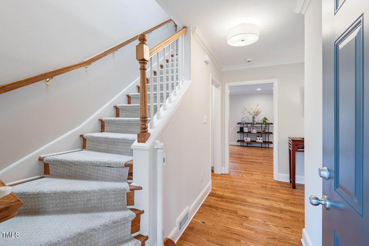 2528 Wrightwood Avenue