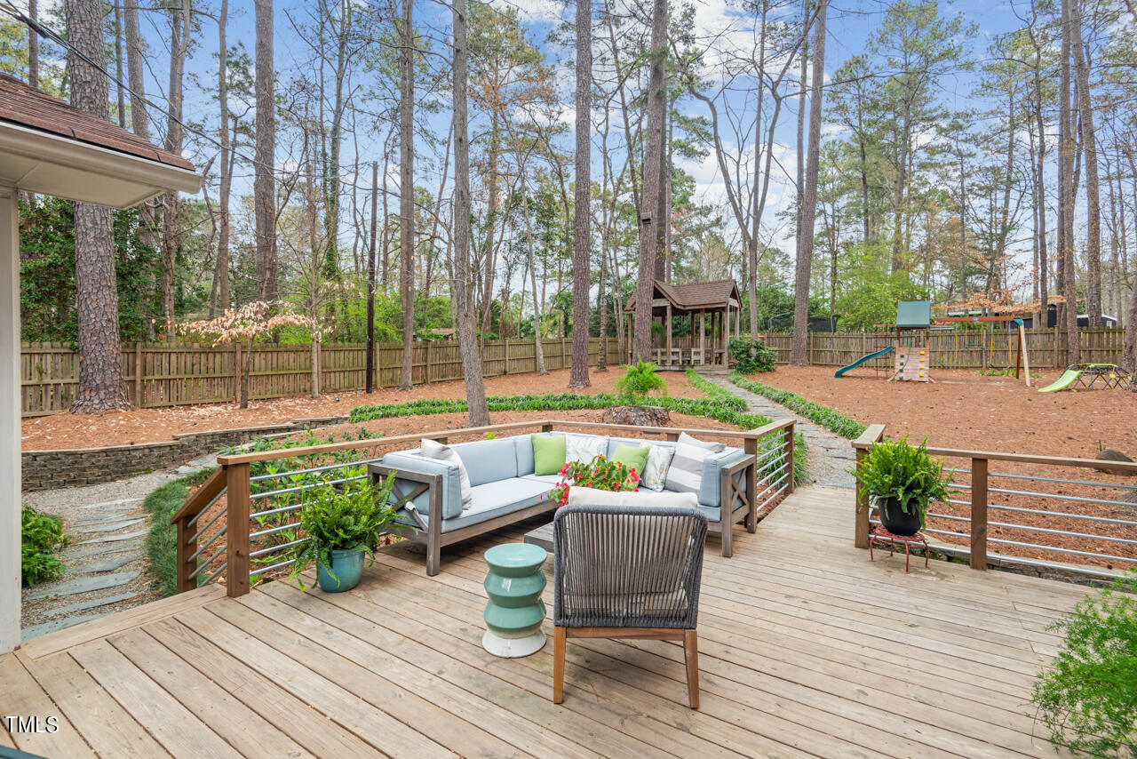 2528 Wrightwood Avenue