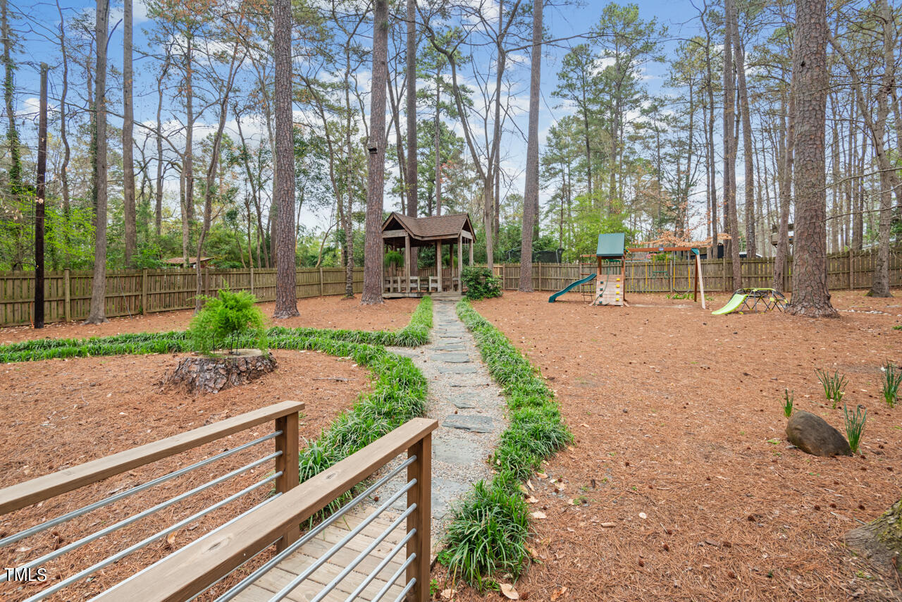 2528 Wrightwood Avenue