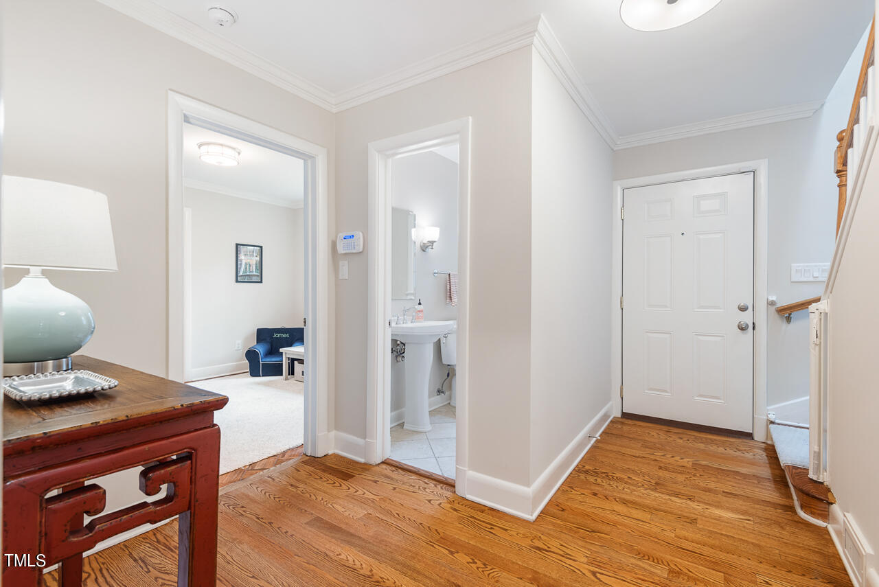 2528 Wrightwood Avenue