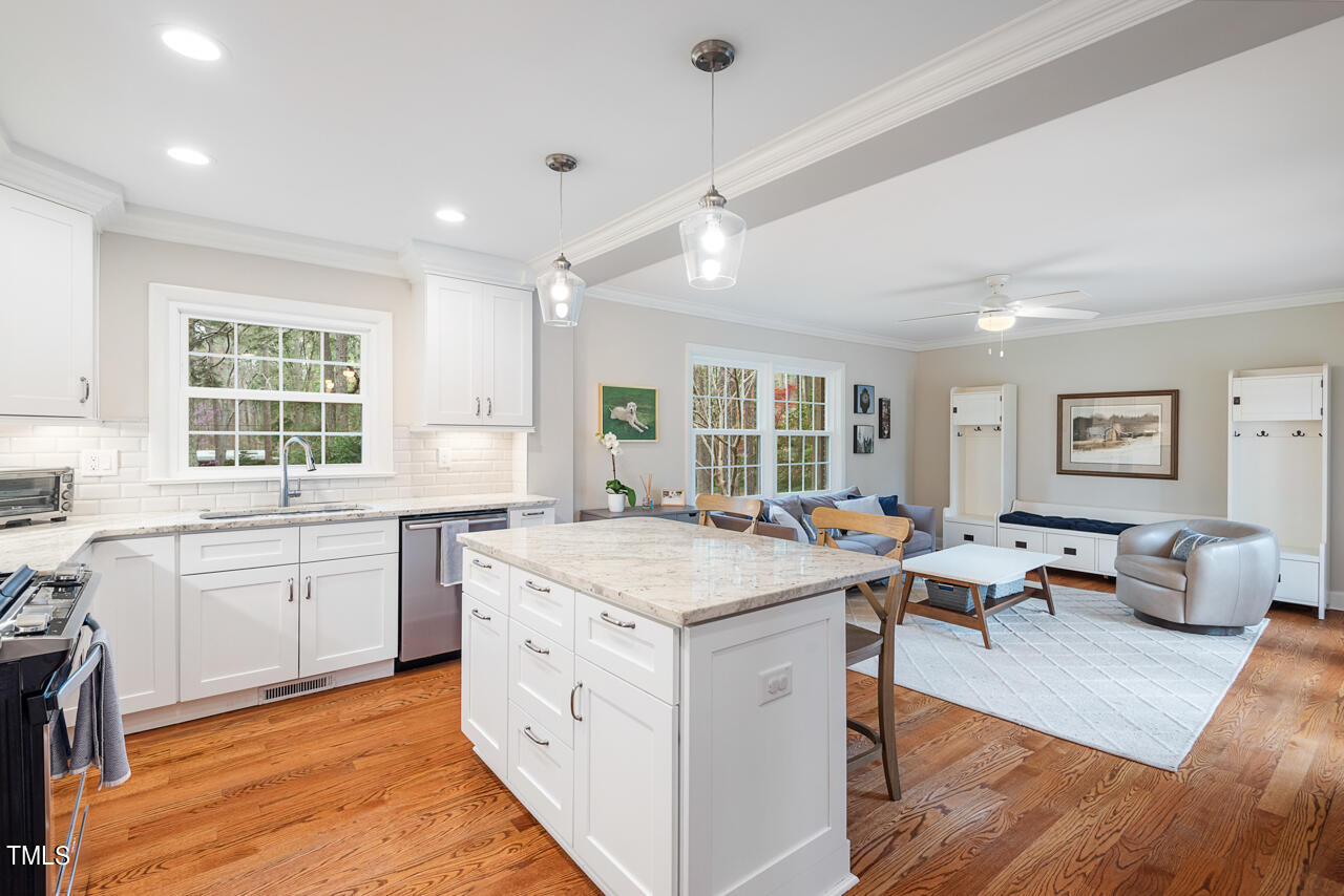 2528 Wrightwood Avenue