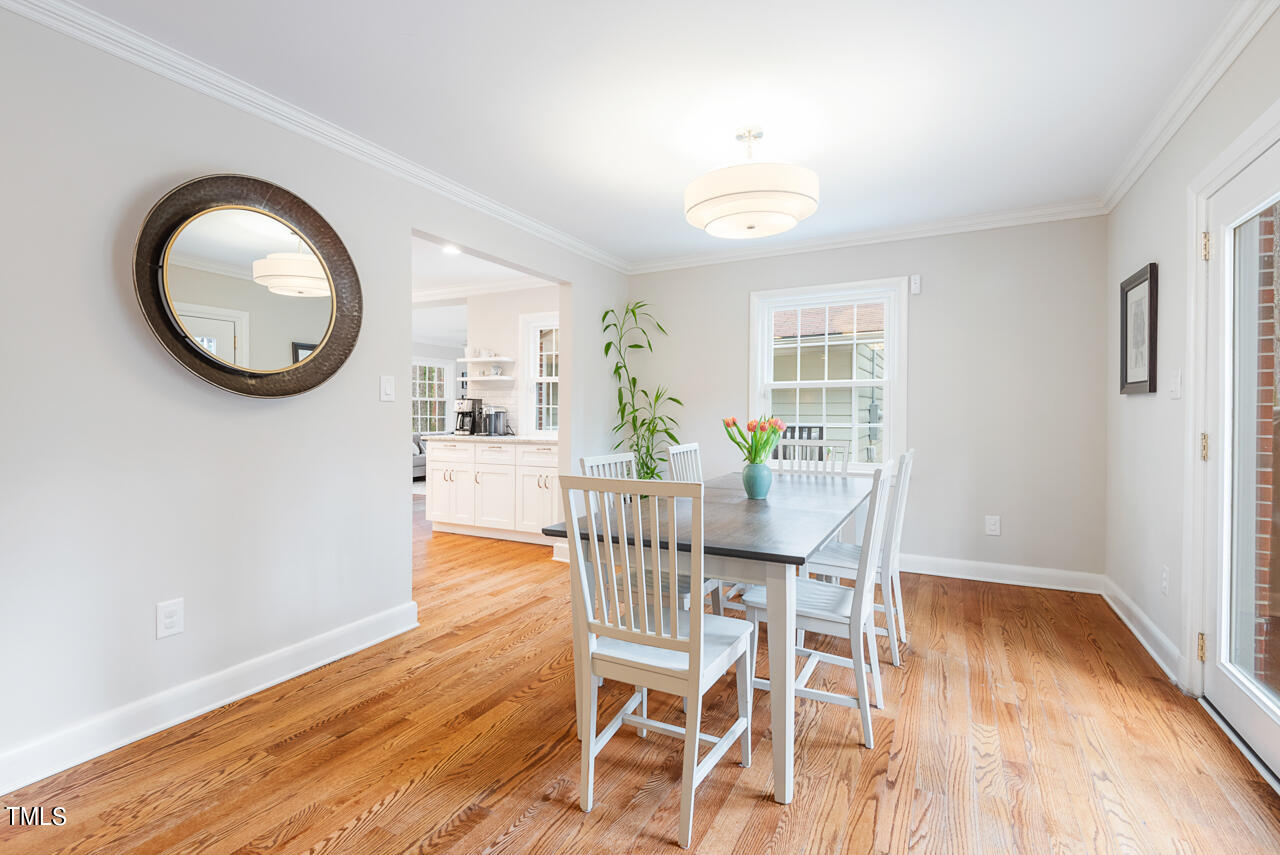 2528 Wrightwood Avenue