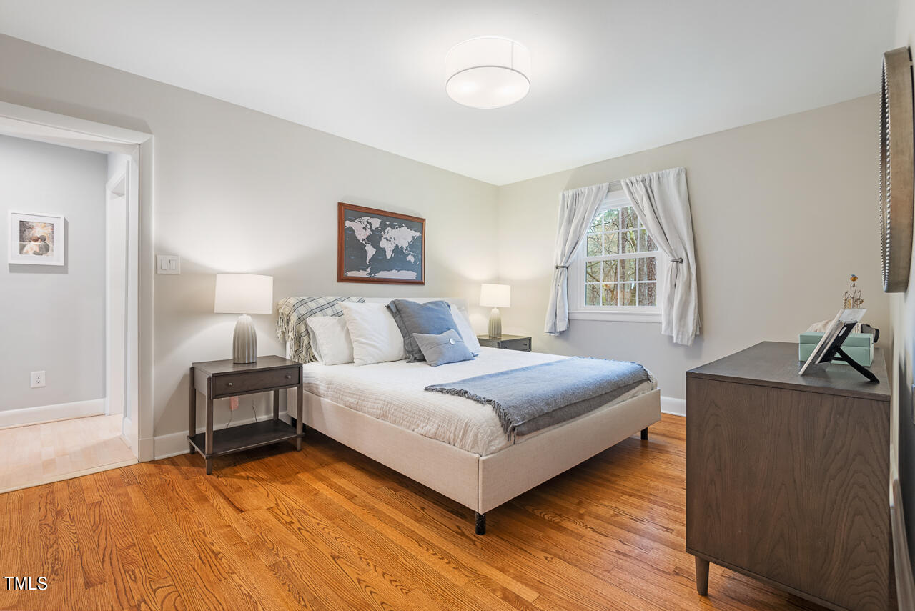 2528 Wrightwood Avenue