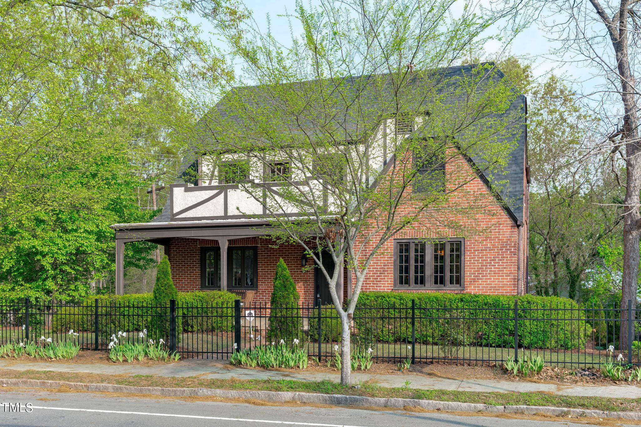 401 E Trinity Avenue