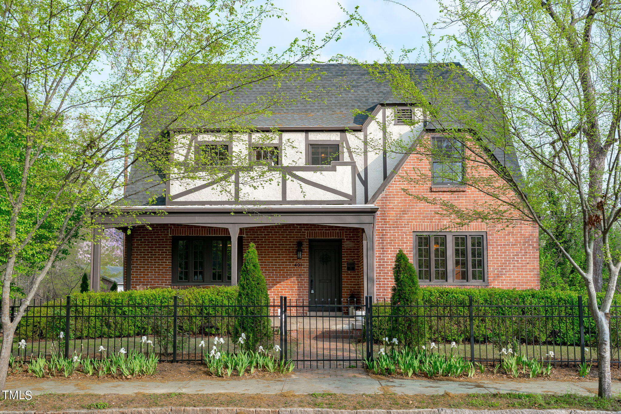 401 E Trinity Avenue