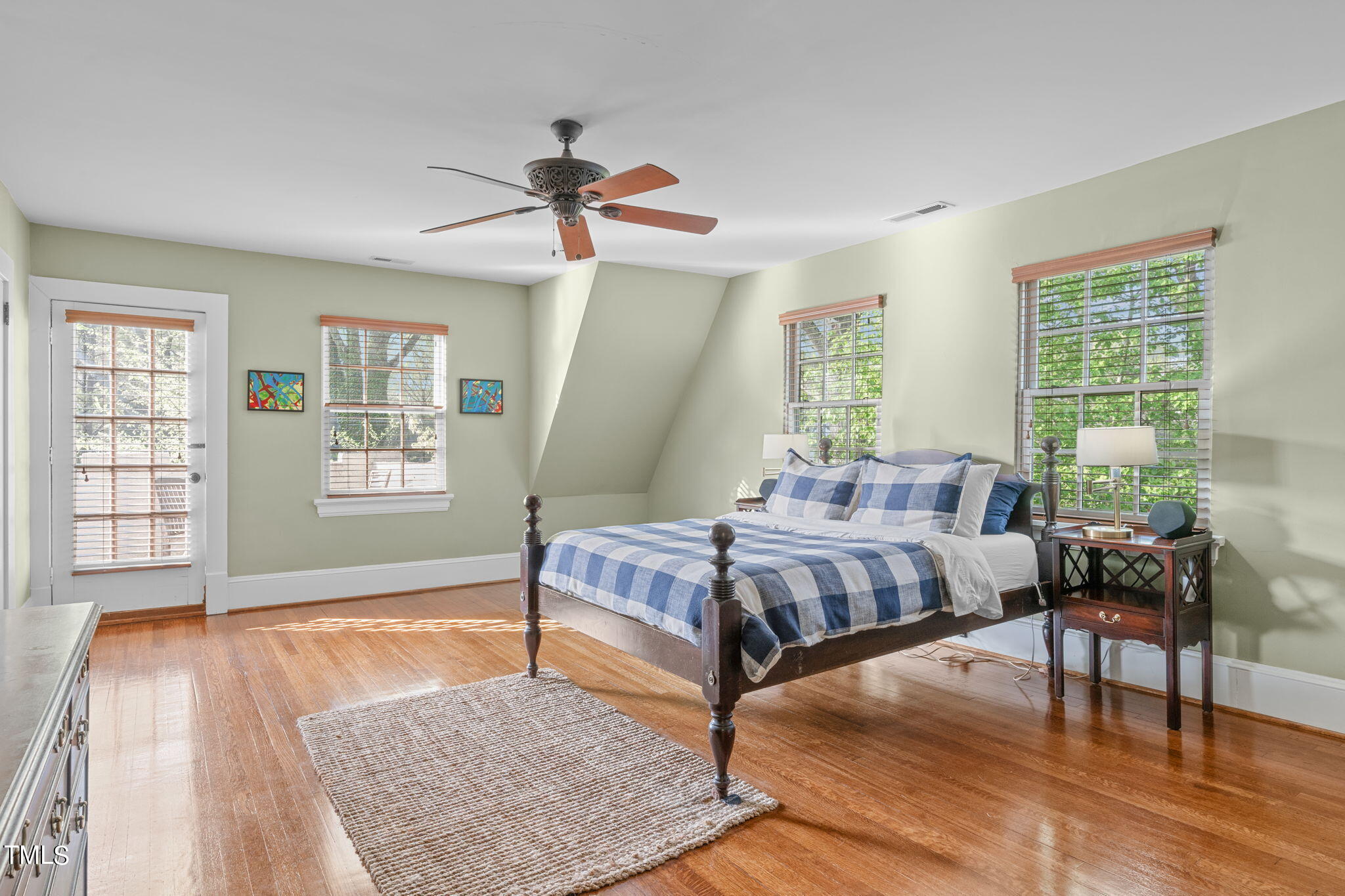 401 E Trinity Avenue