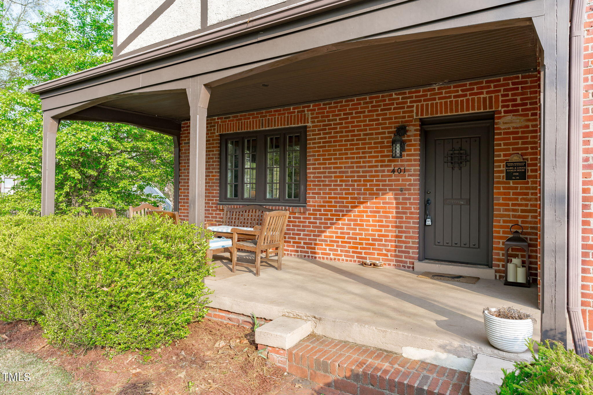 401 E Trinity Avenue