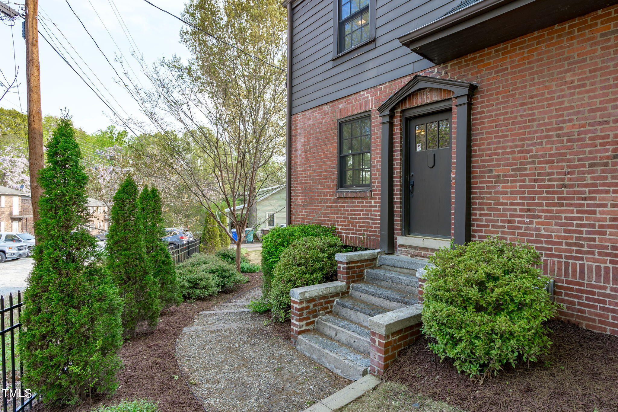 401 E Trinity Avenue