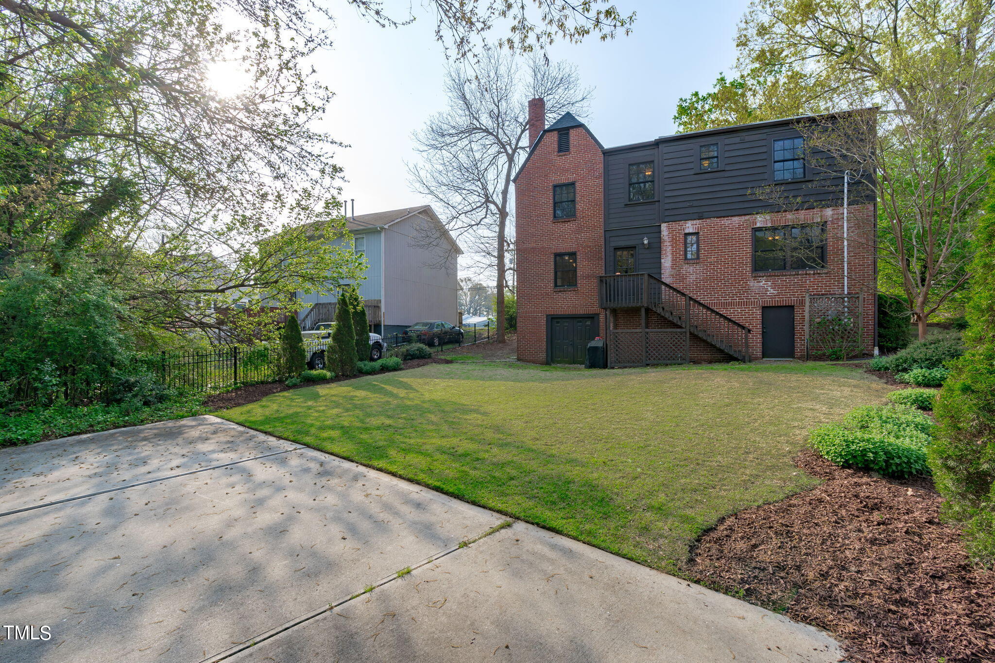 401 E Trinity Avenue