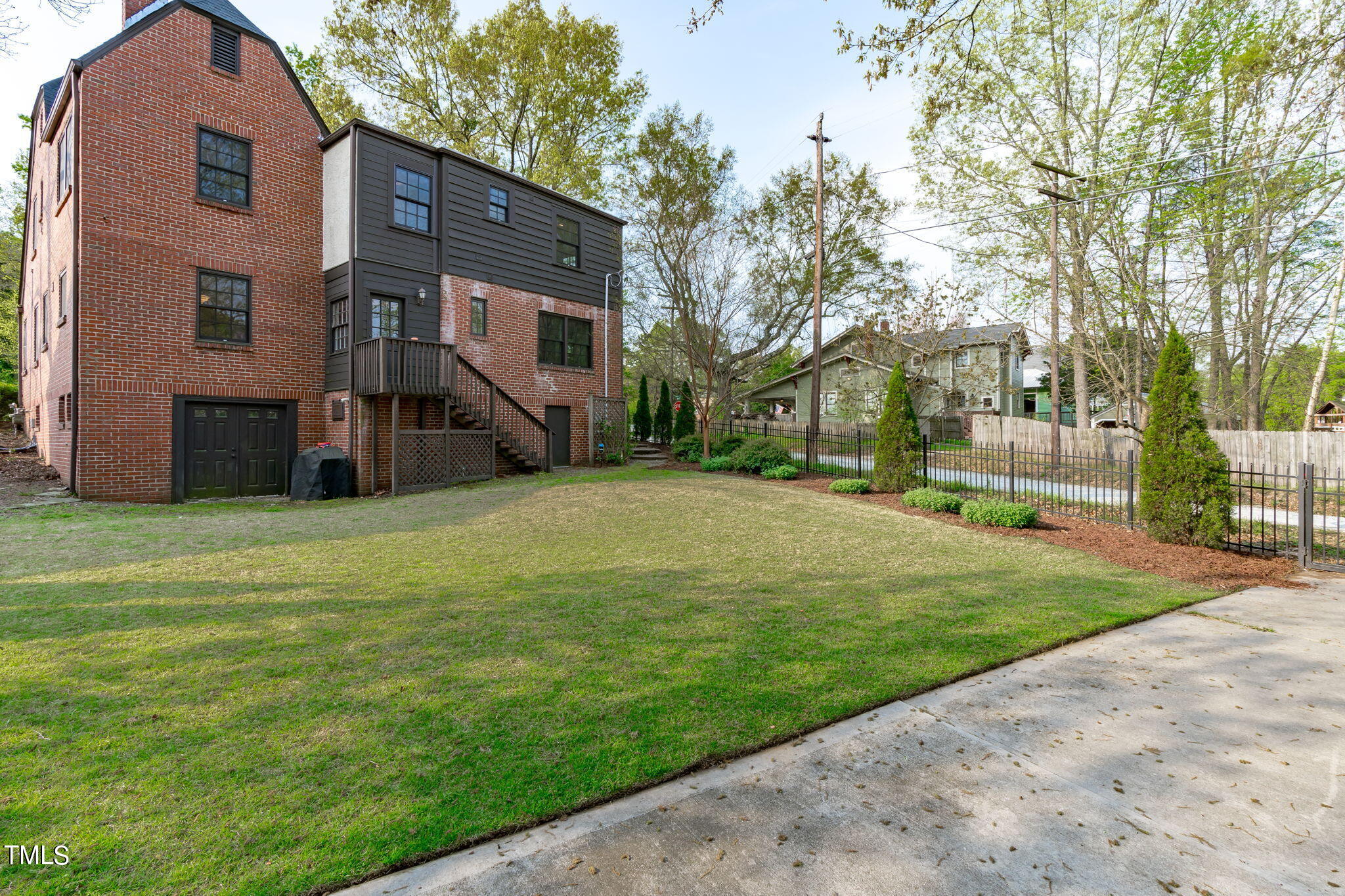 401 E Trinity Avenue