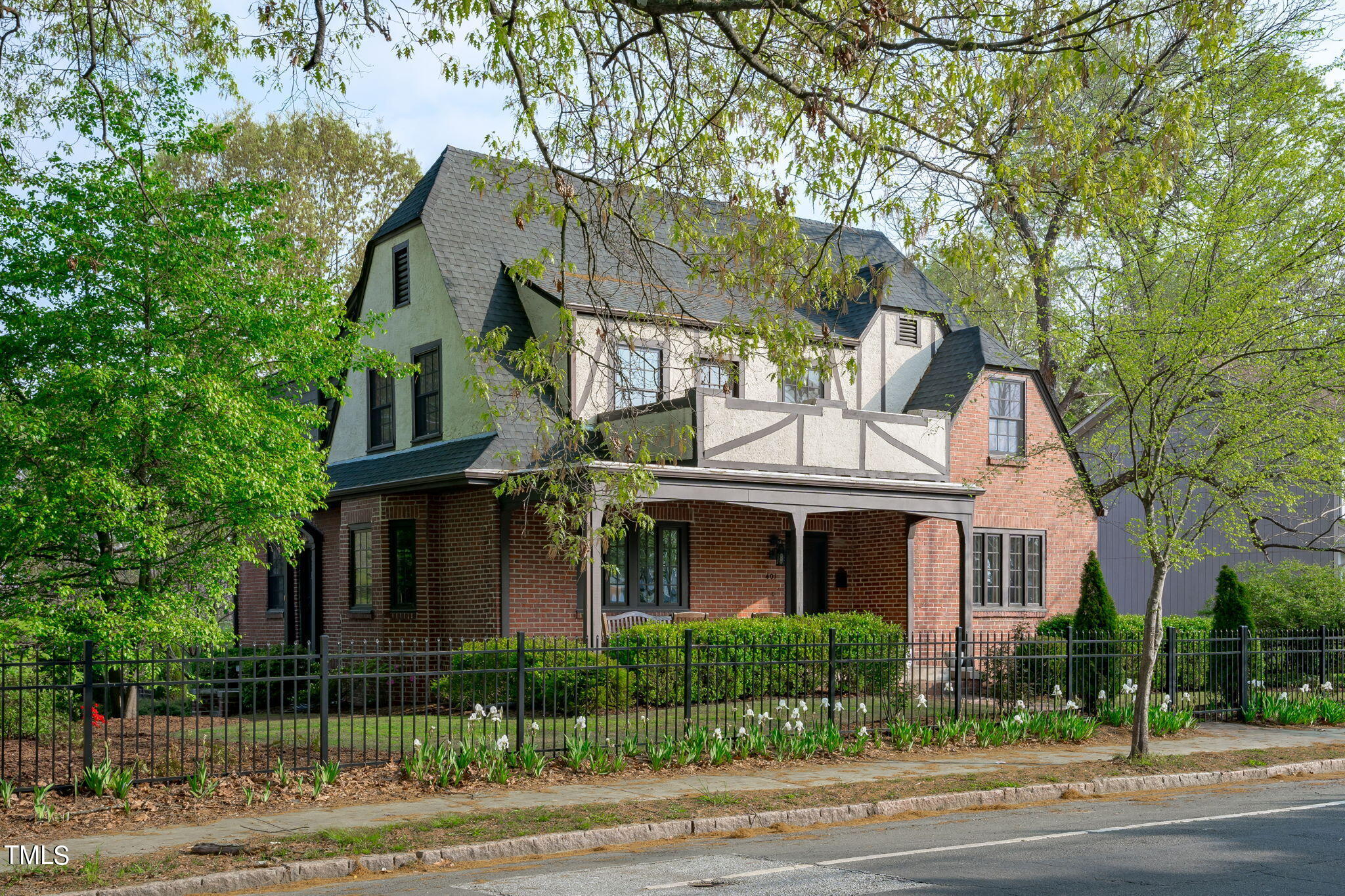 401 E Trinity Avenue