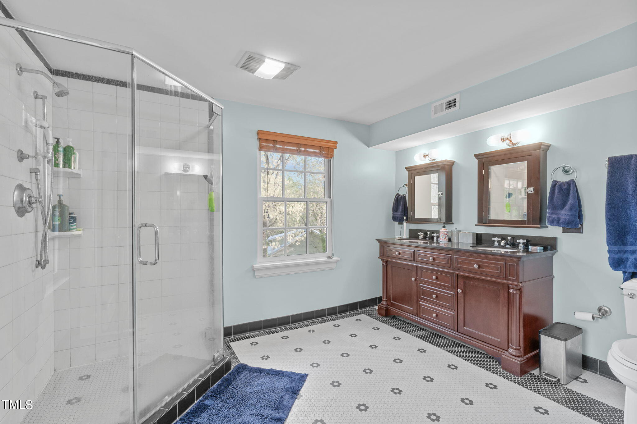 401 E Trinity Avenue