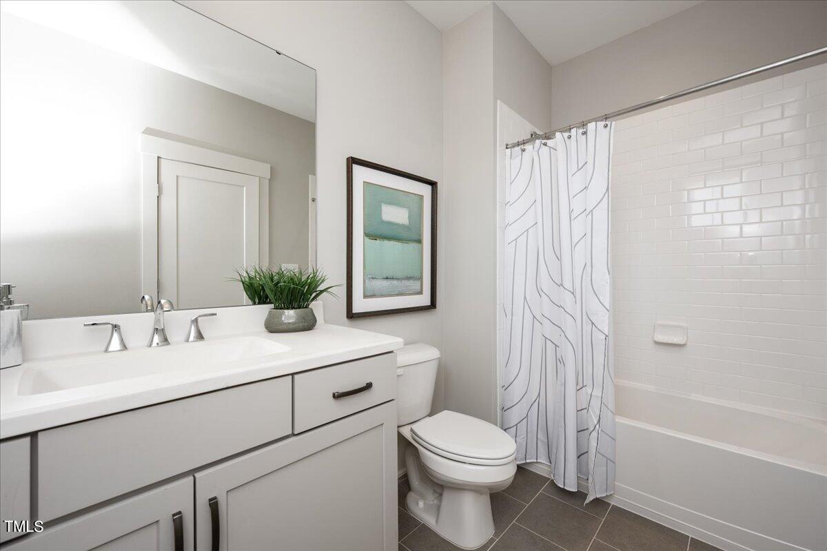 3725 Stonegate Drive