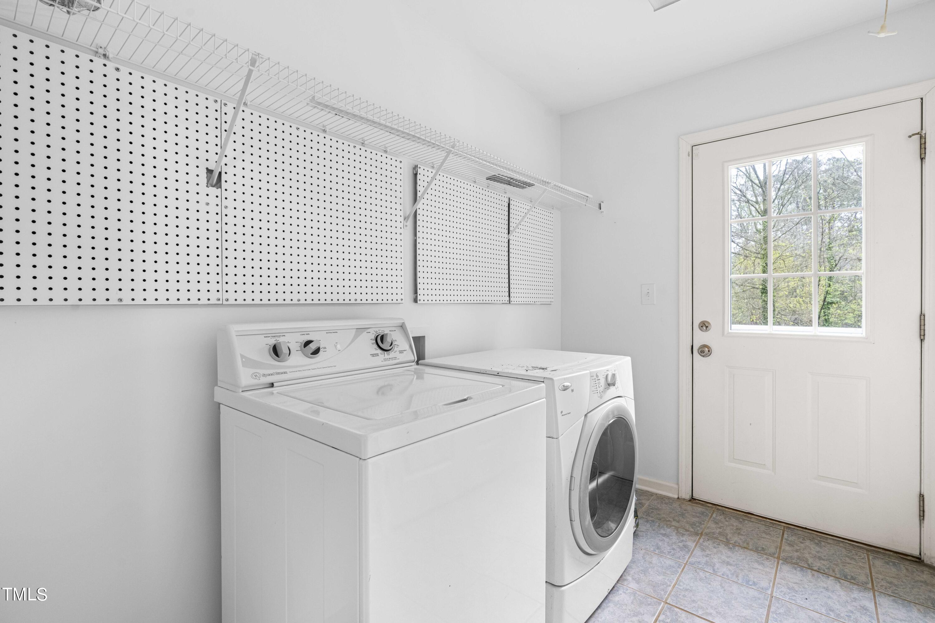 1103 W Murray Avenue