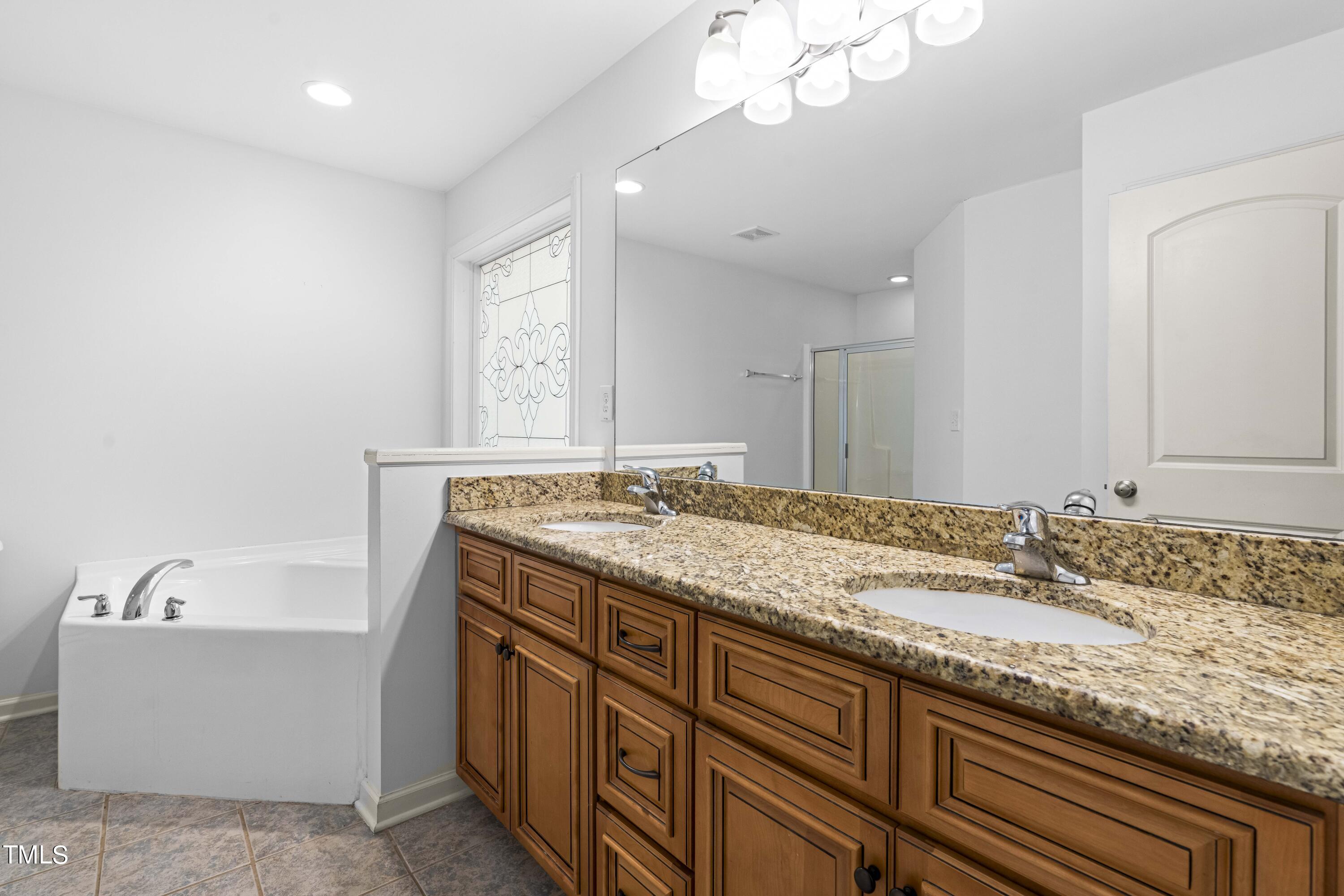 1103 W Murray Avenue