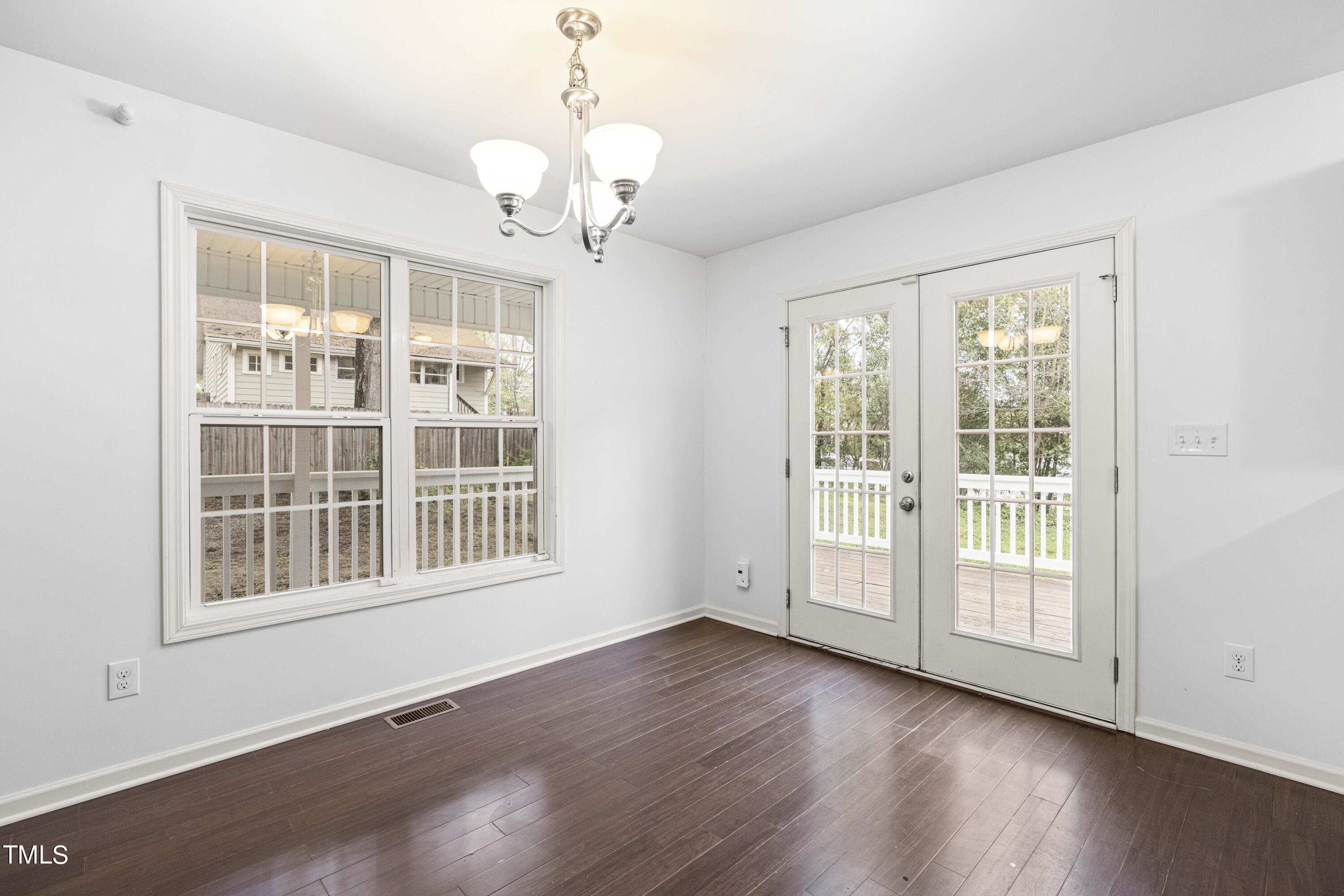 1103 W Murray Avenue