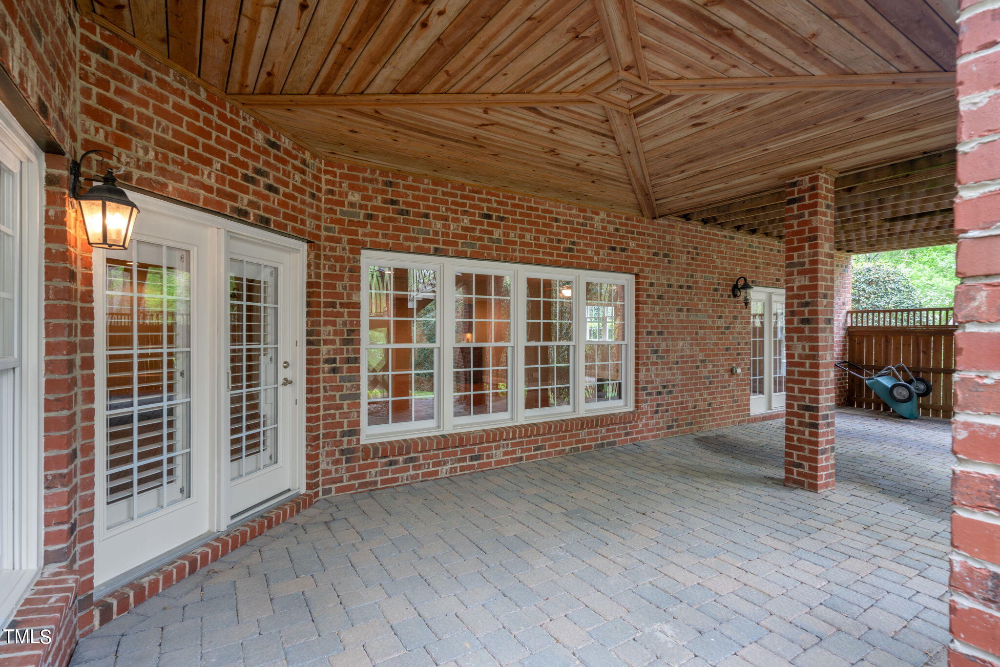 405 Westbury Drive