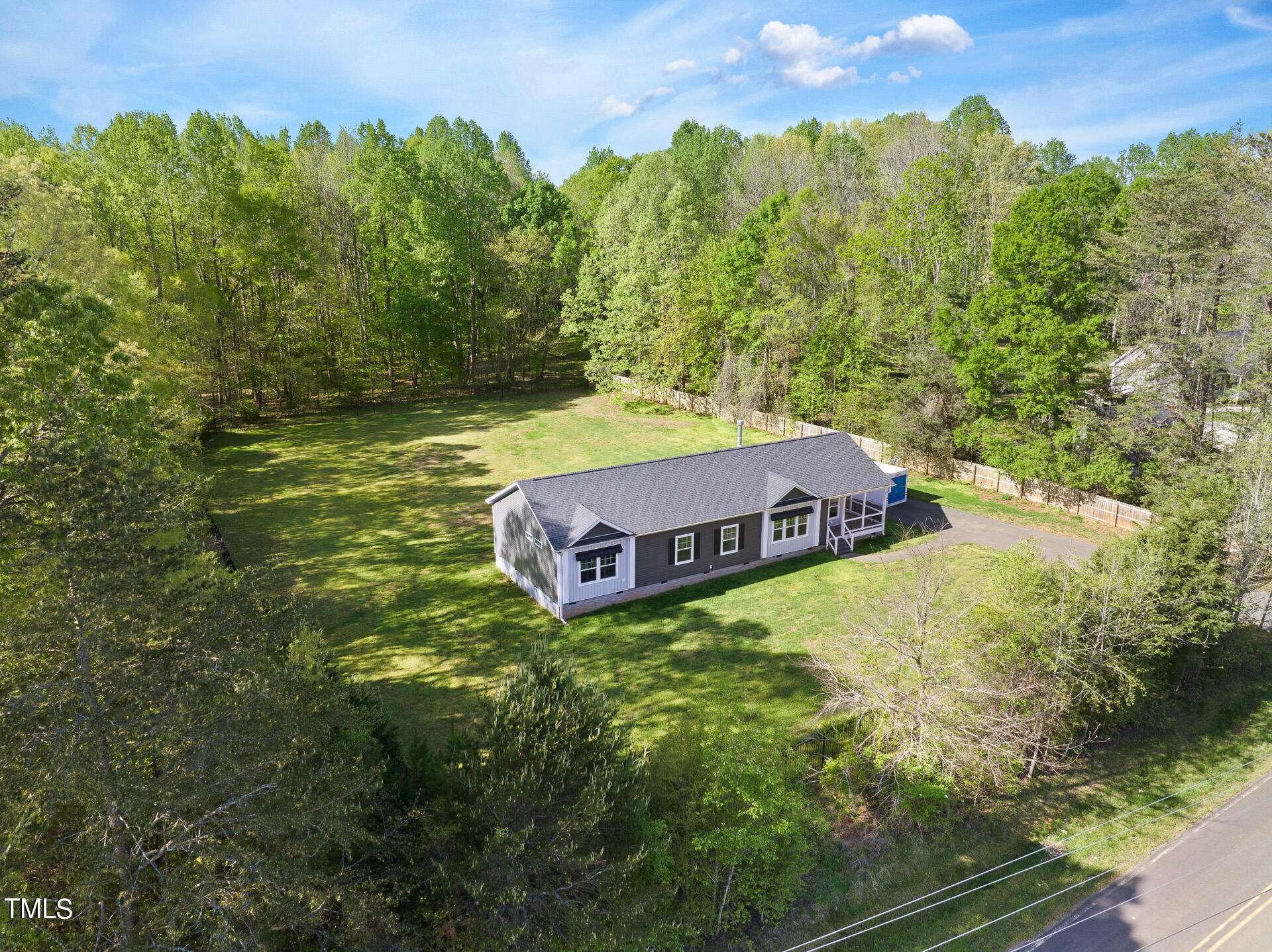 1725 Willie Gray Road