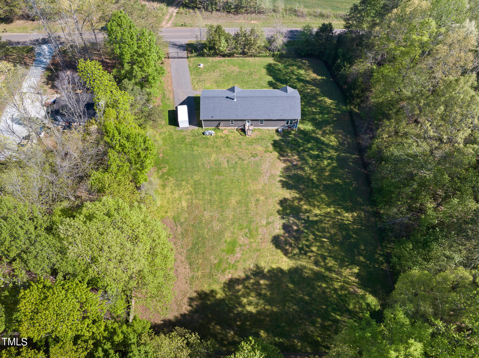 1725 Willie Gray Road