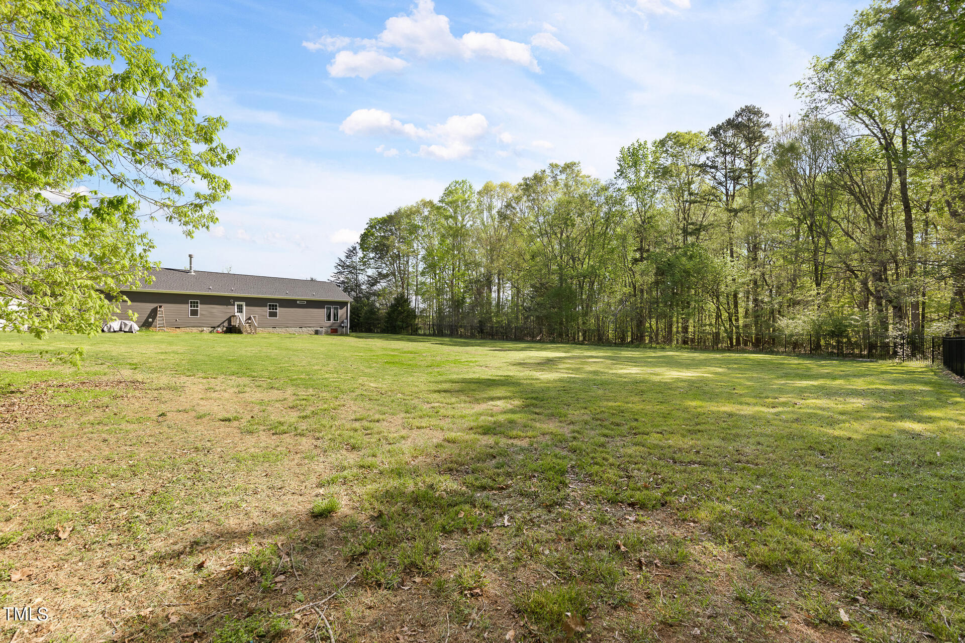 1725 Willie Gray Road