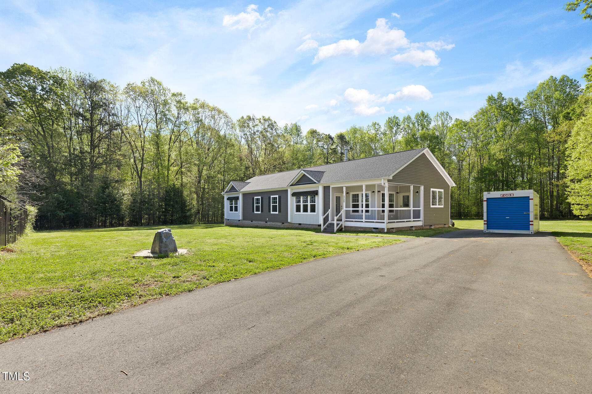 1725 Willie Gray Road