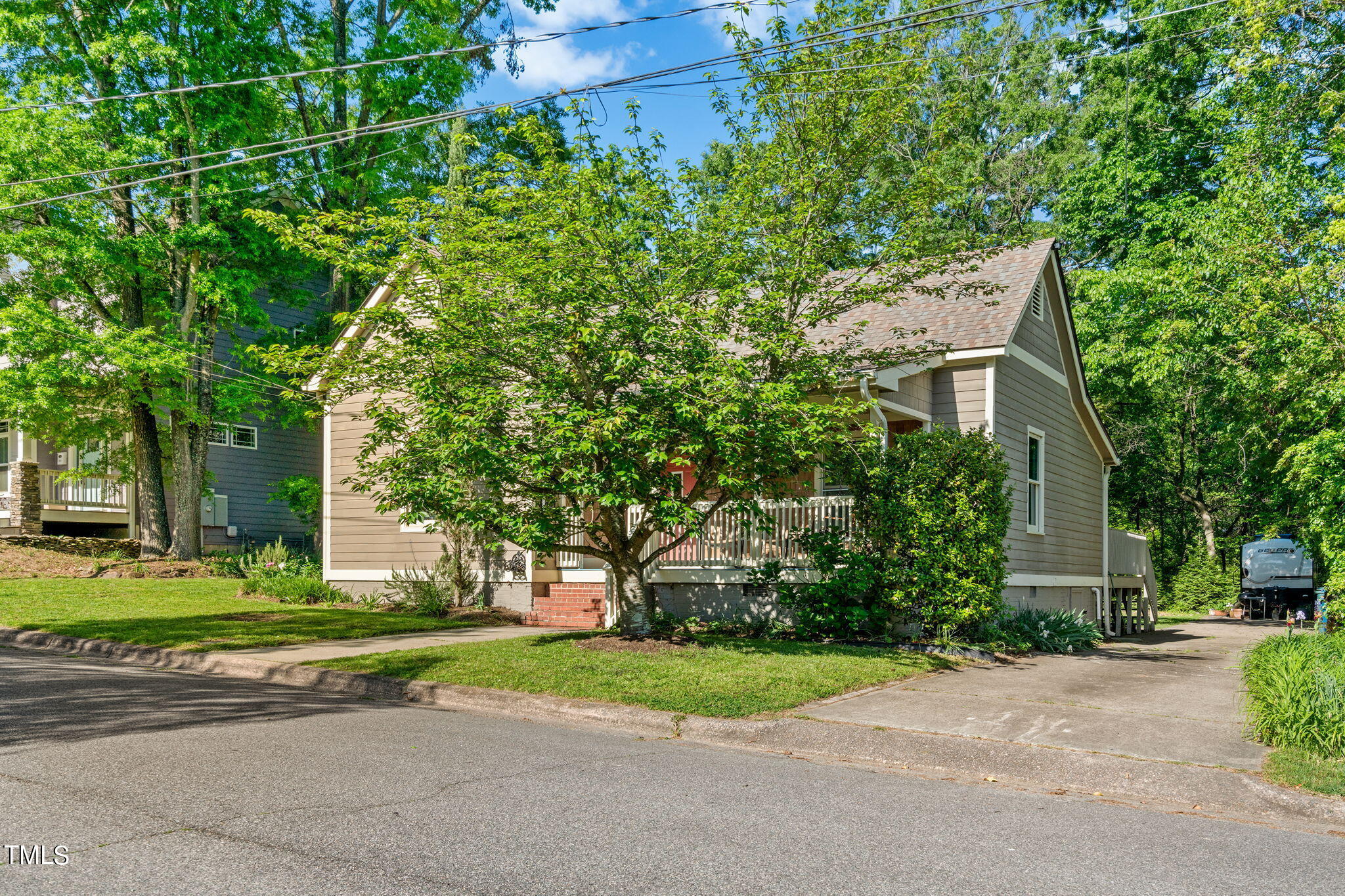 815 Carolina Avenue