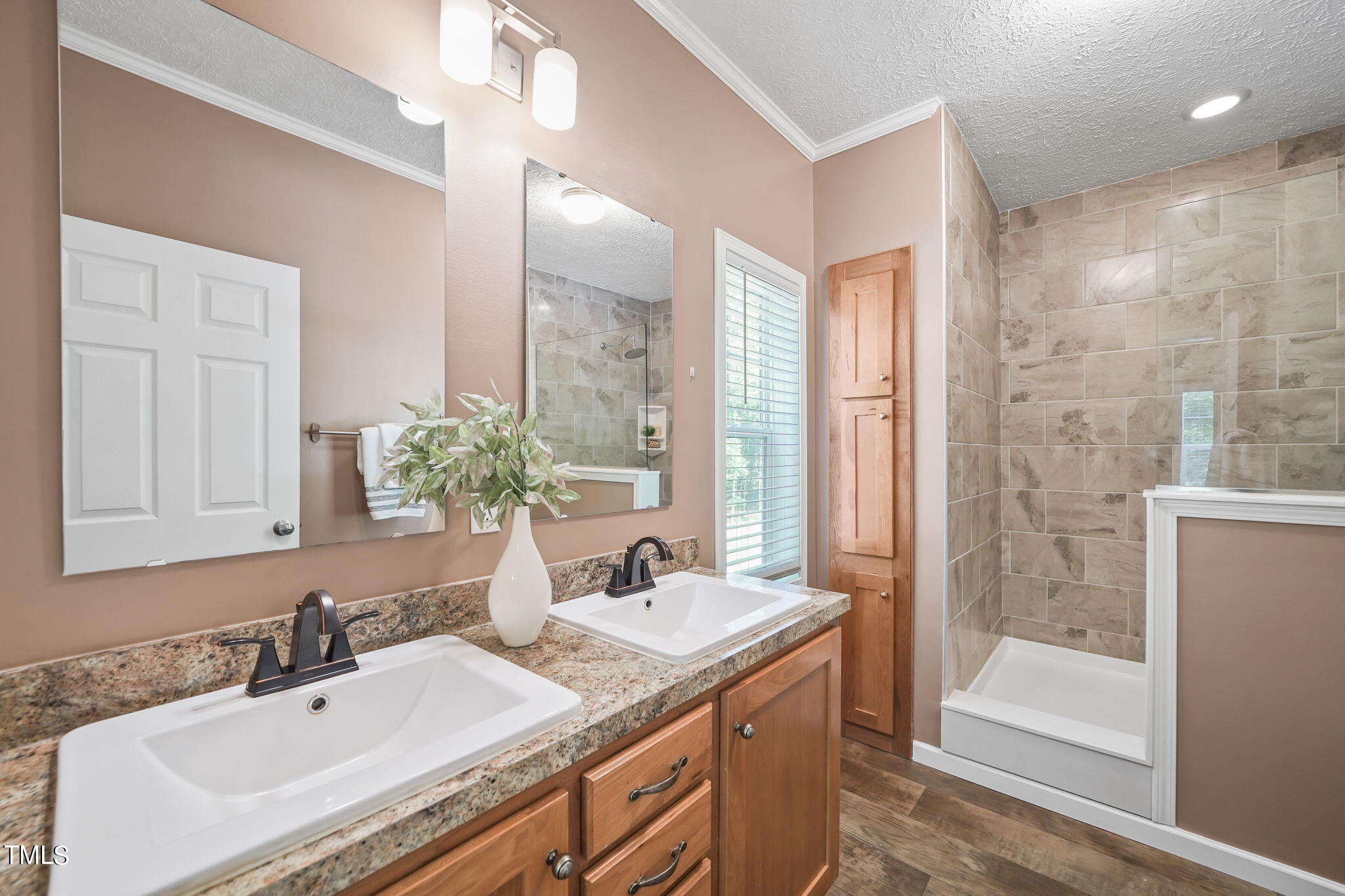 435 Dorcurt Hills Road