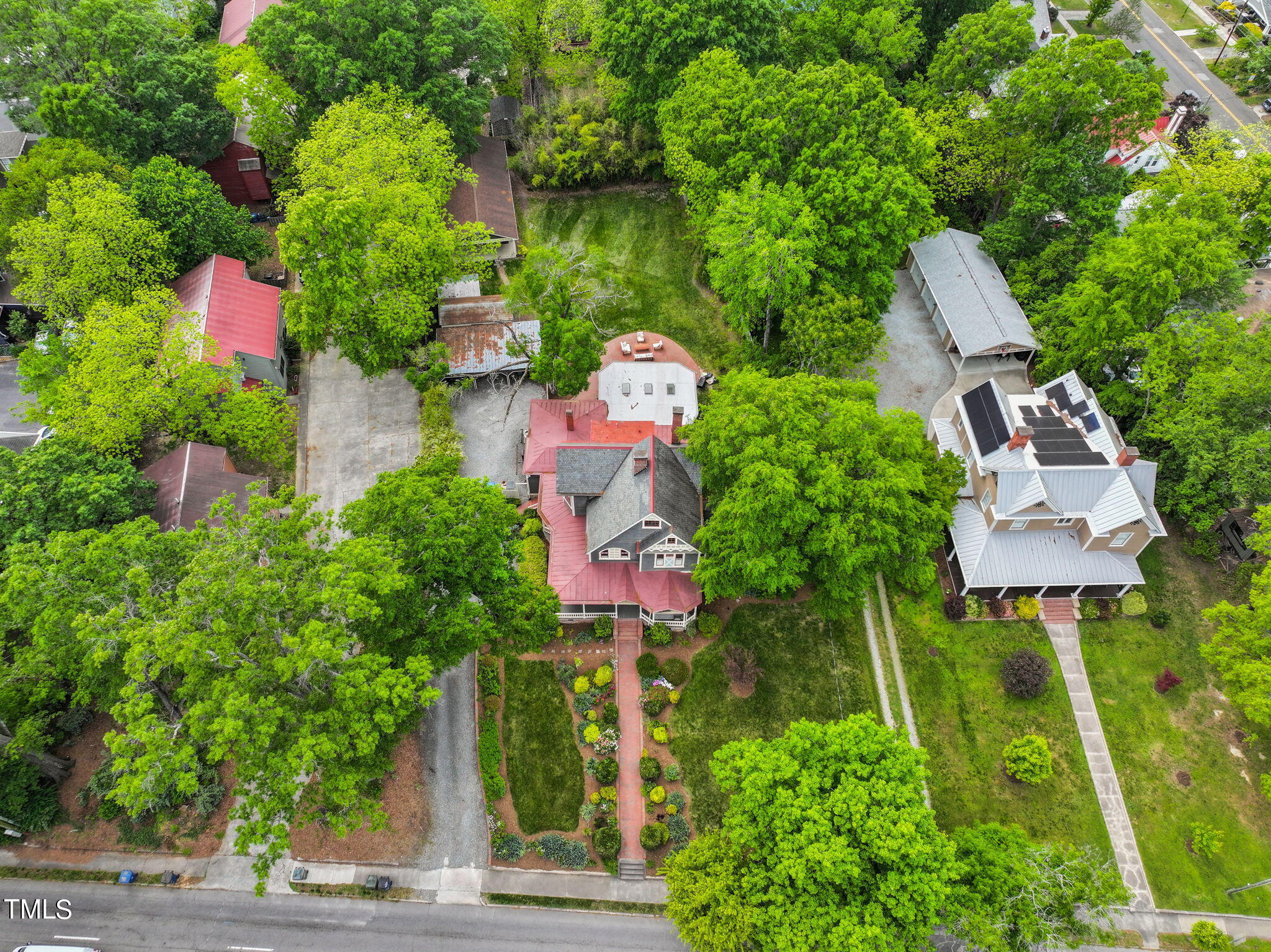 911 N Mangum Street