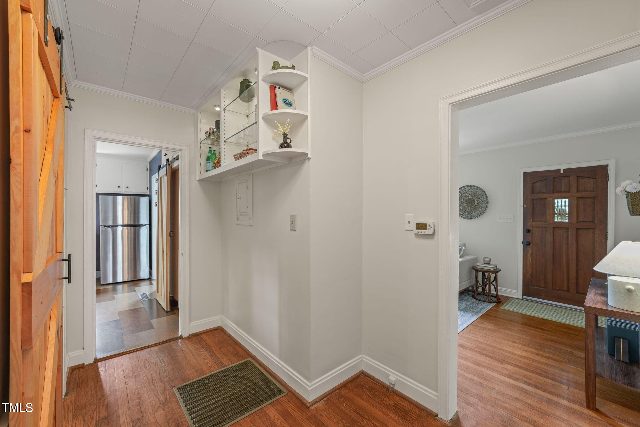 105 W Maynard Avenue