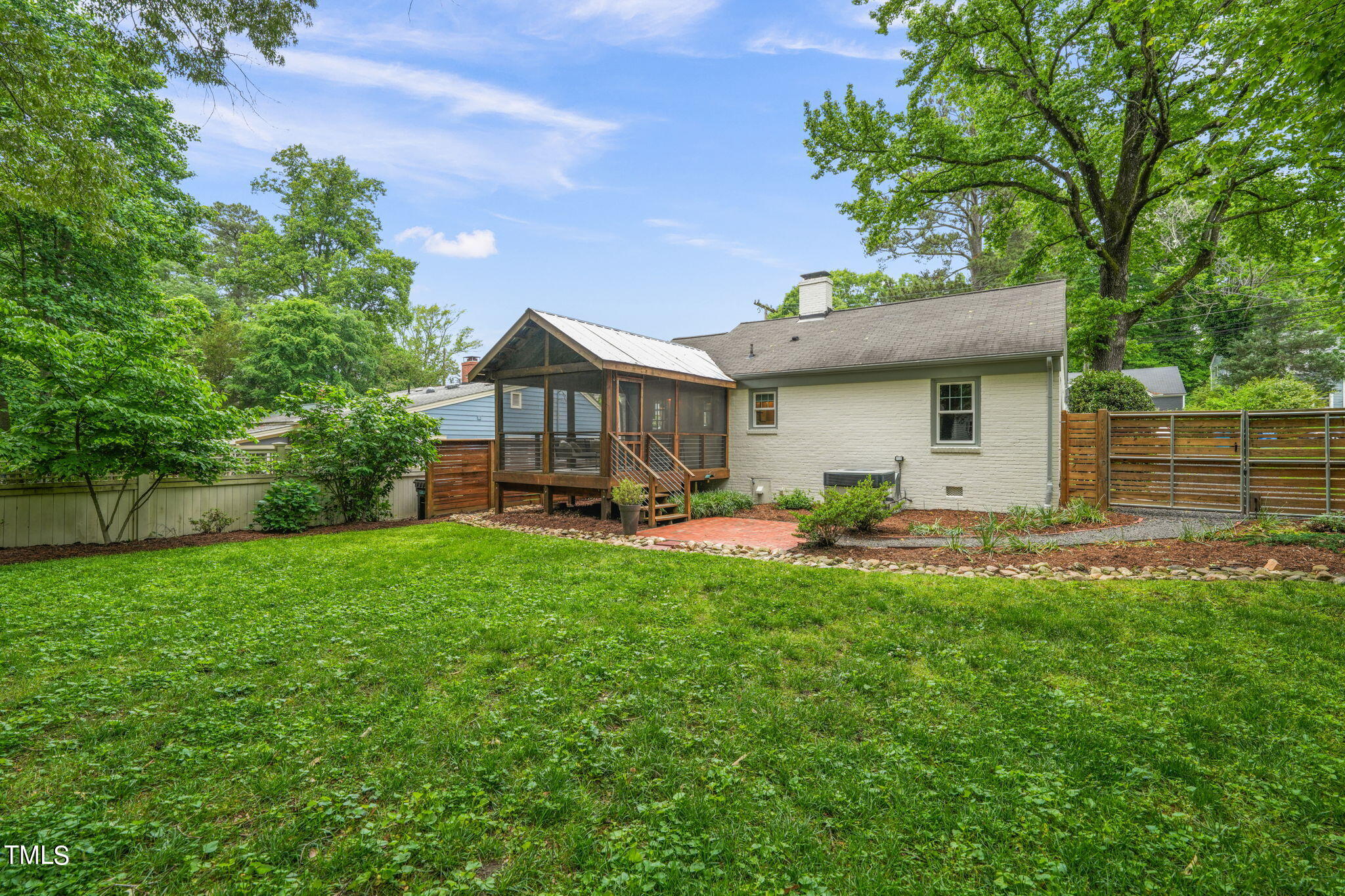 105 W Maynard Avenue
