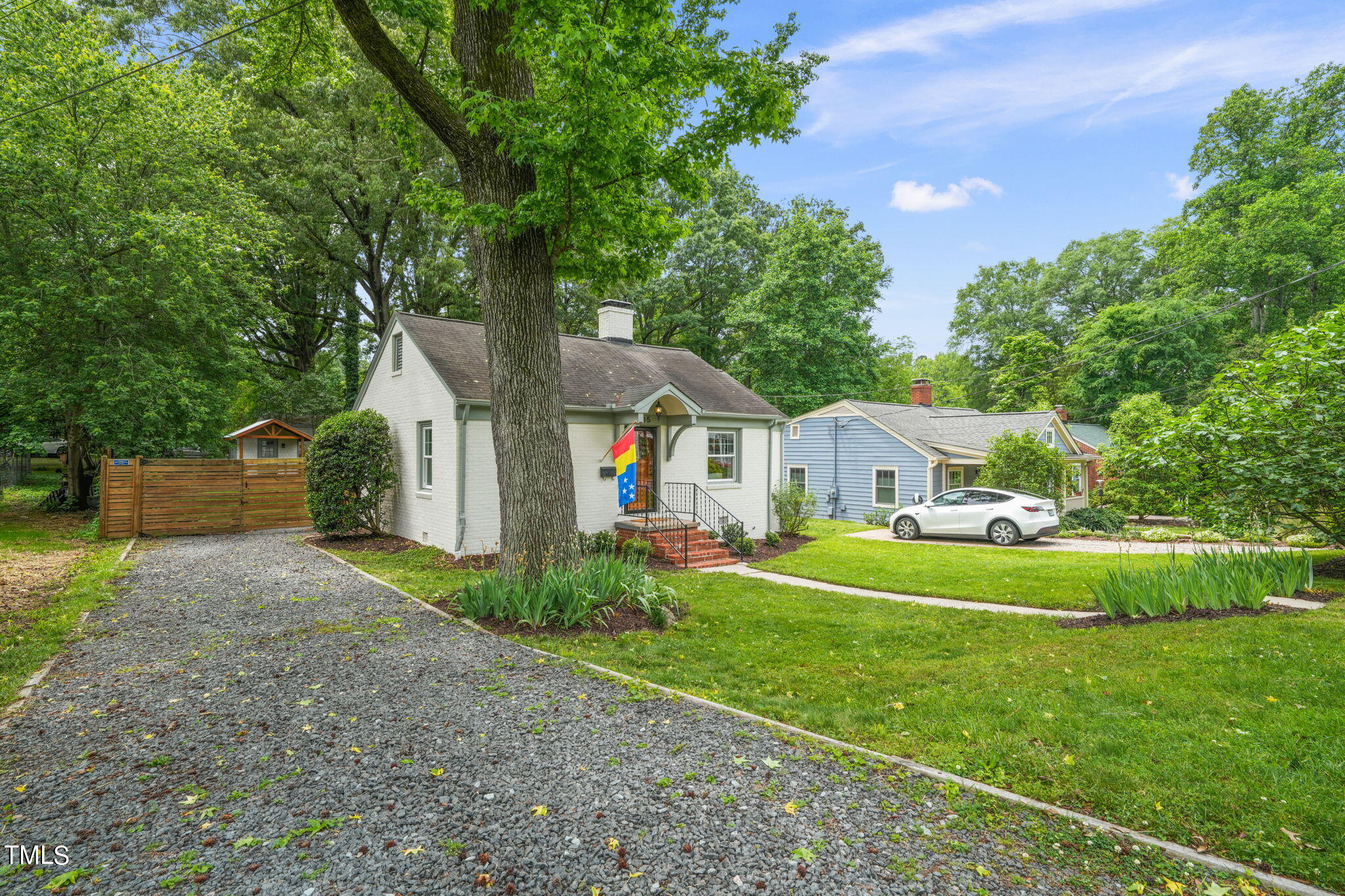 105 W Maynard Avenue