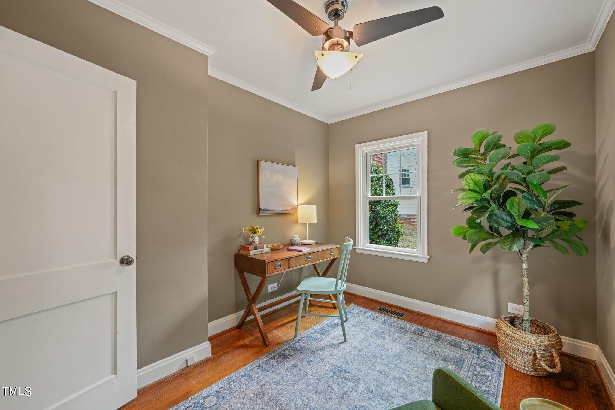 105 W Maynard Avenue