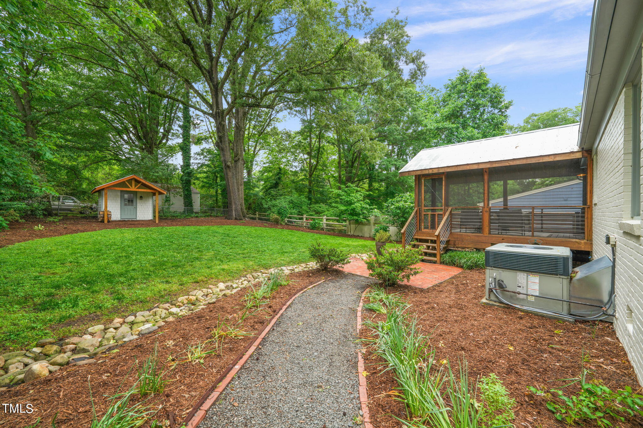 105 W Maynard Avenue