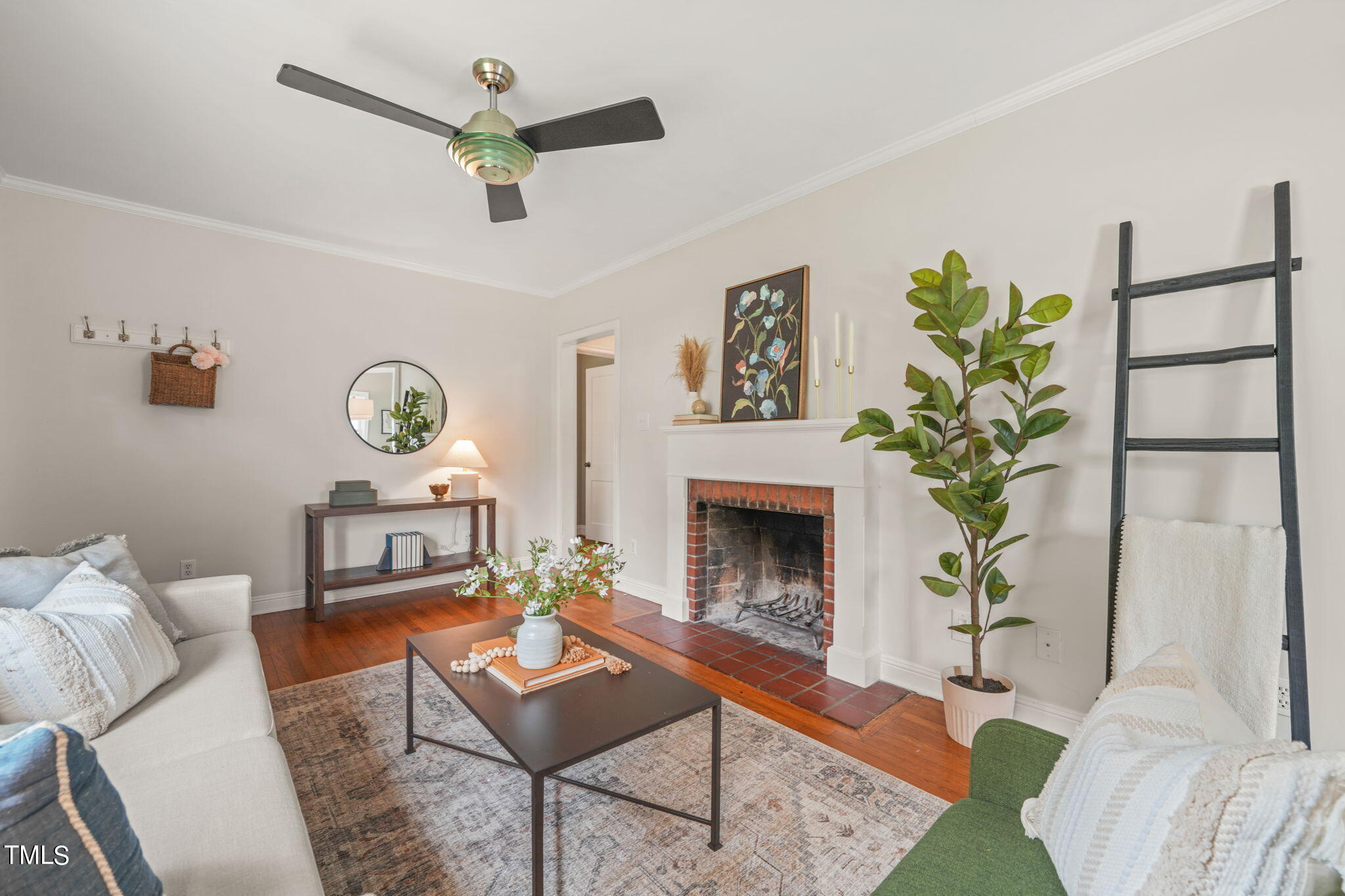 105 W Maynard Avenue