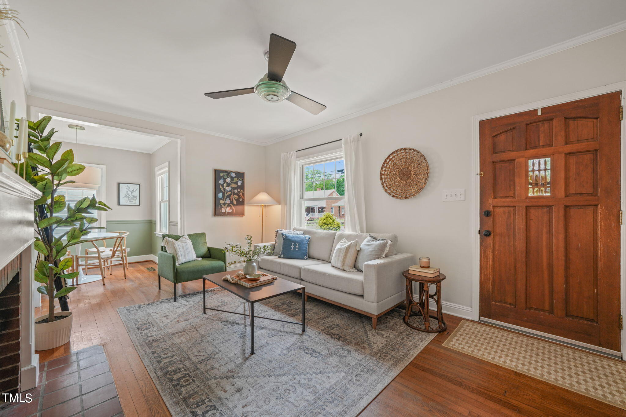 105 W Maynard Avenue