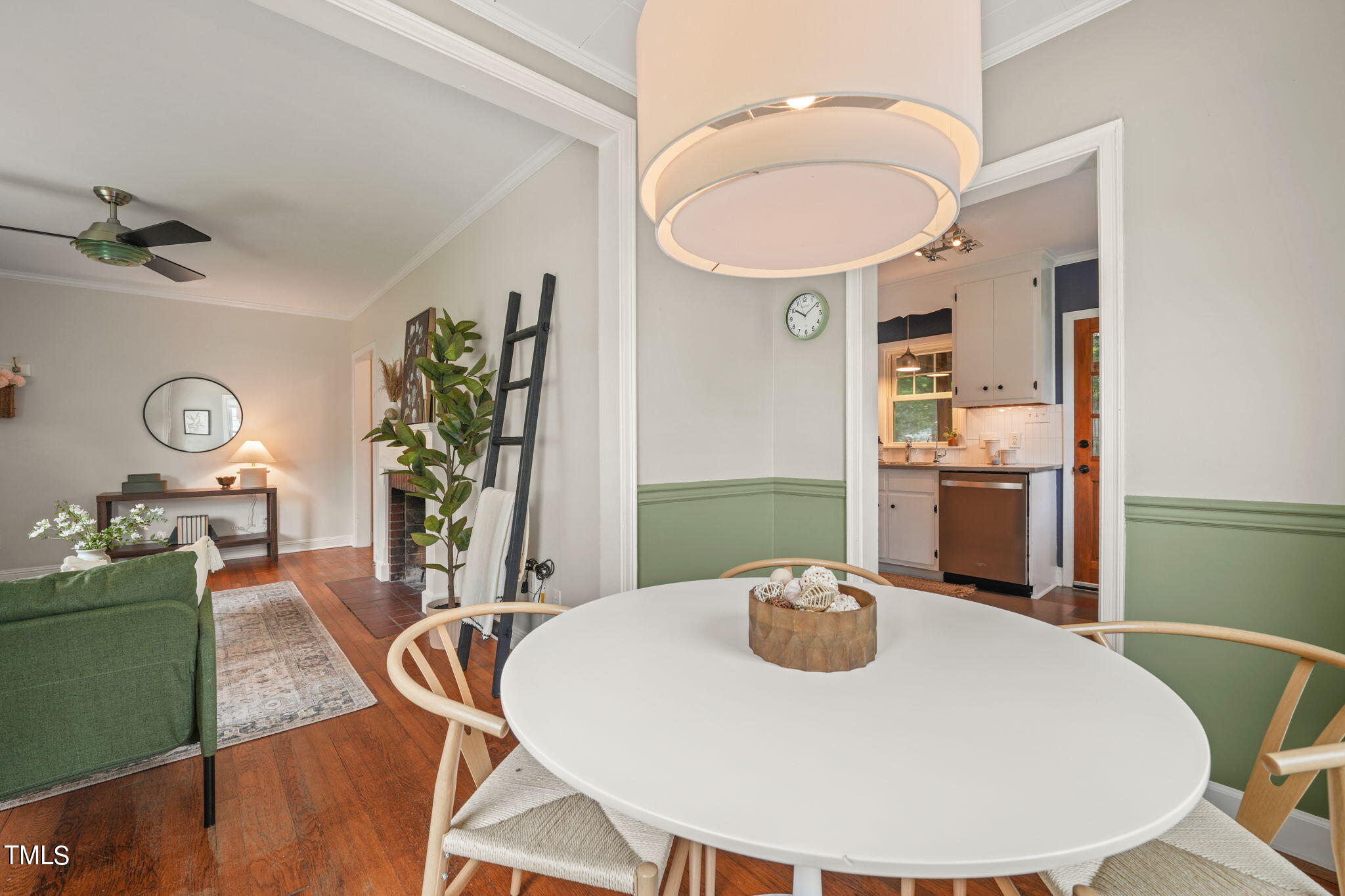 105 W Maynard Avenue