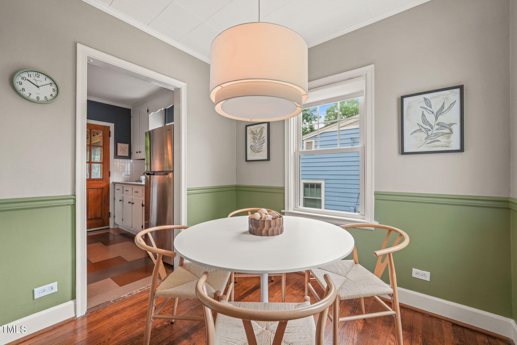 105 W Maynard Avenue