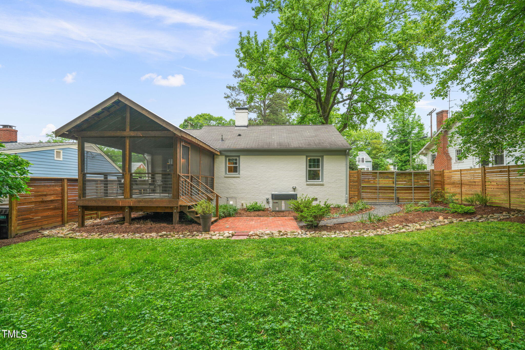 105 W Maynard Avenue