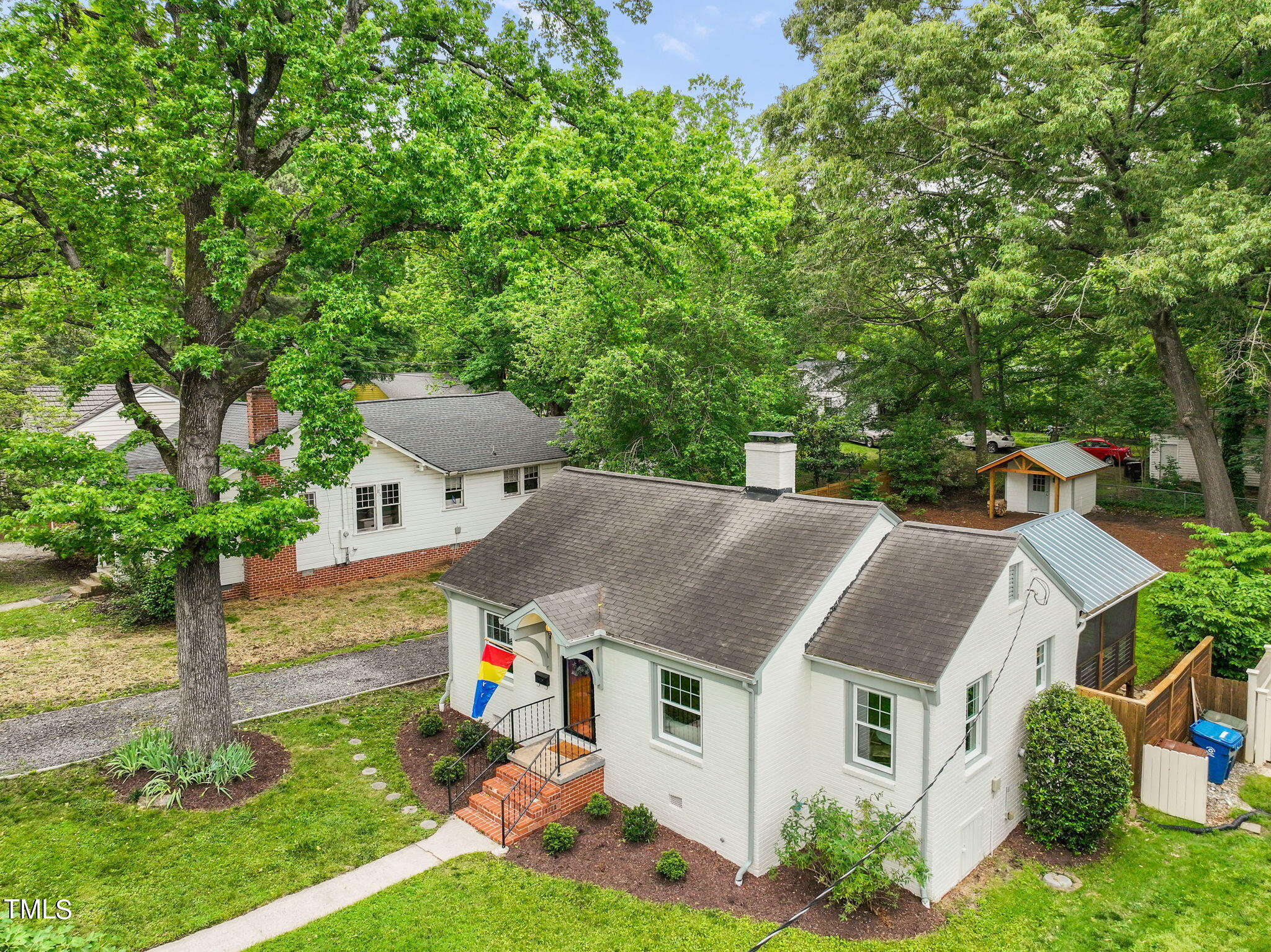 105 W Maynard Avenue