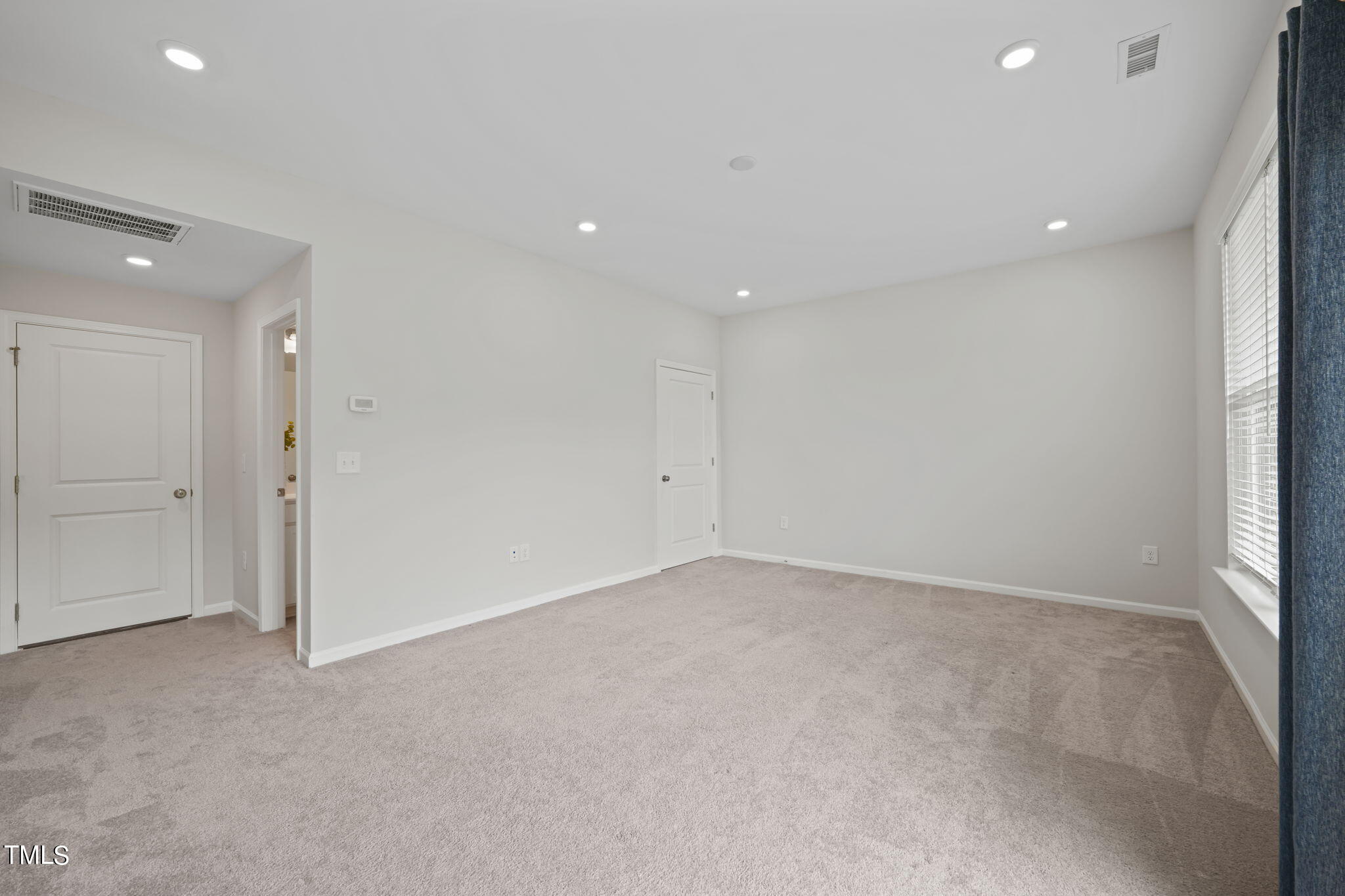 1025 Islip Place
