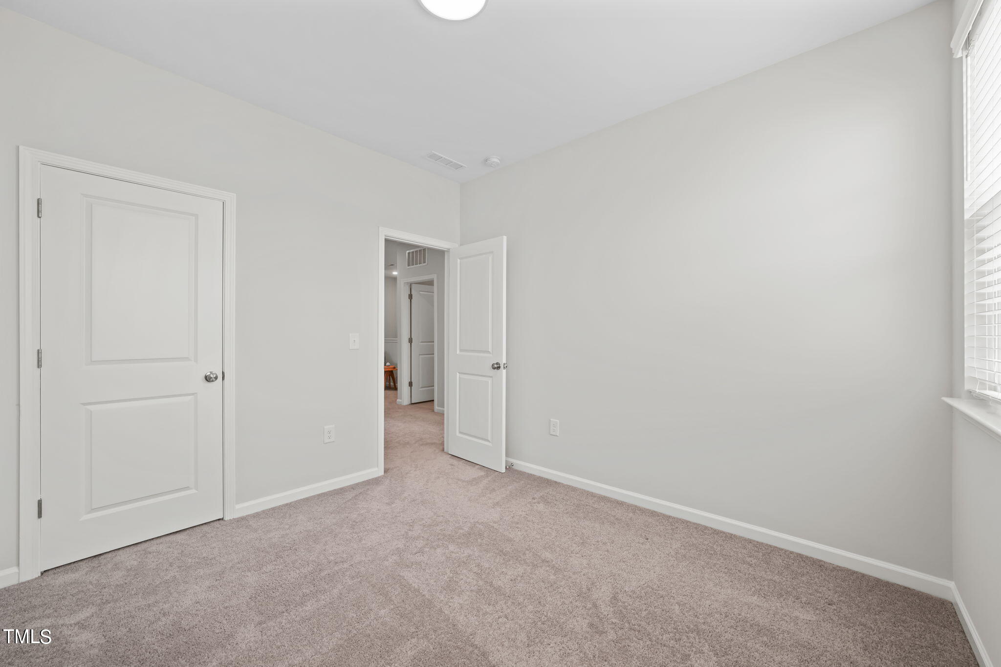 1025 Islip Place