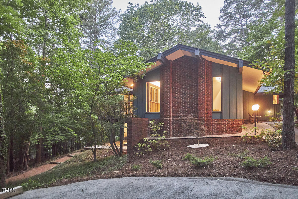 2312 Honeysuckle Court