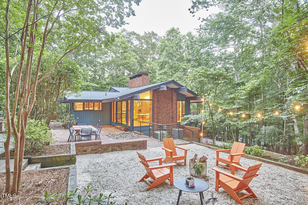 2312 Honeysuckle Court