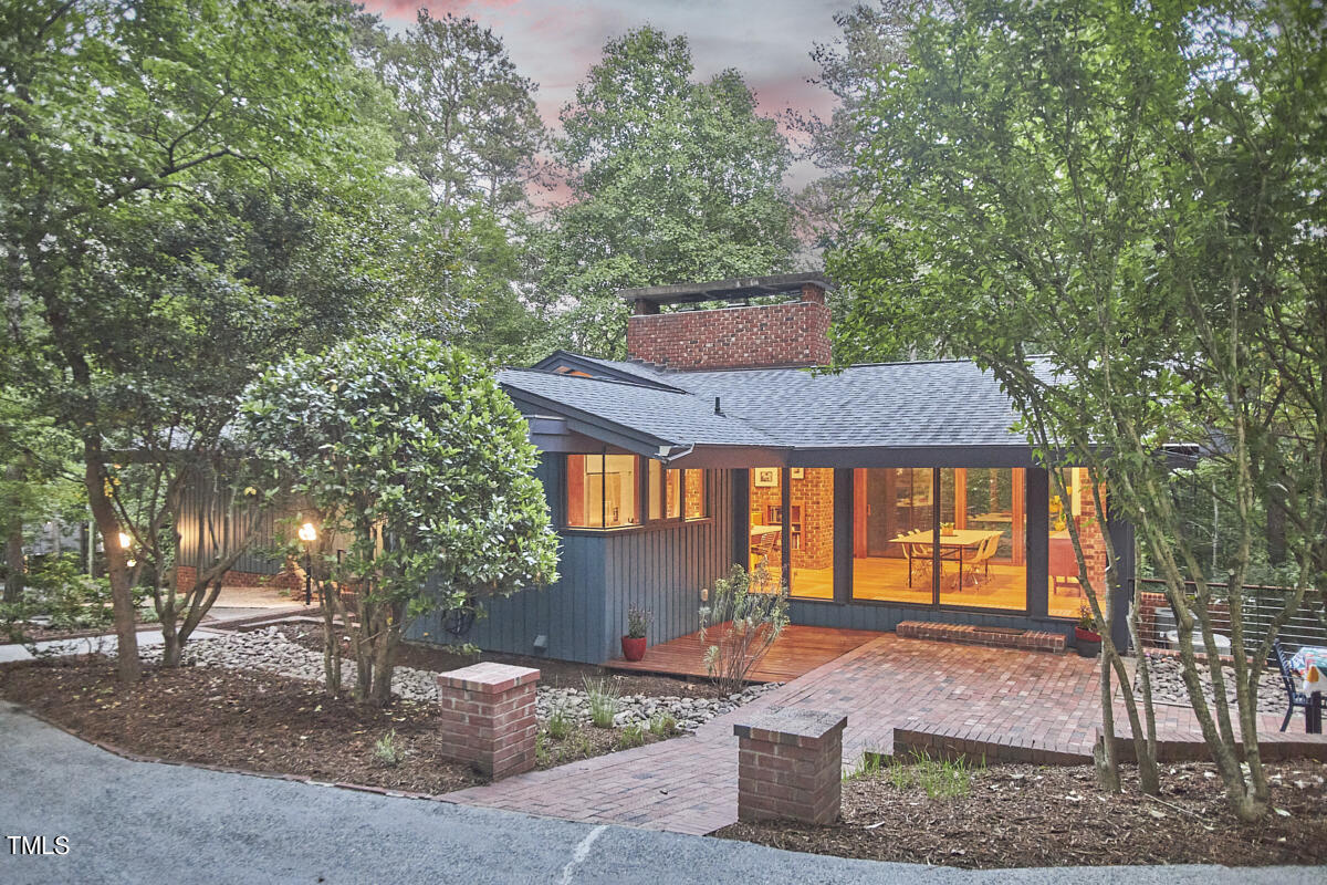 2312 Honeysuckle Court