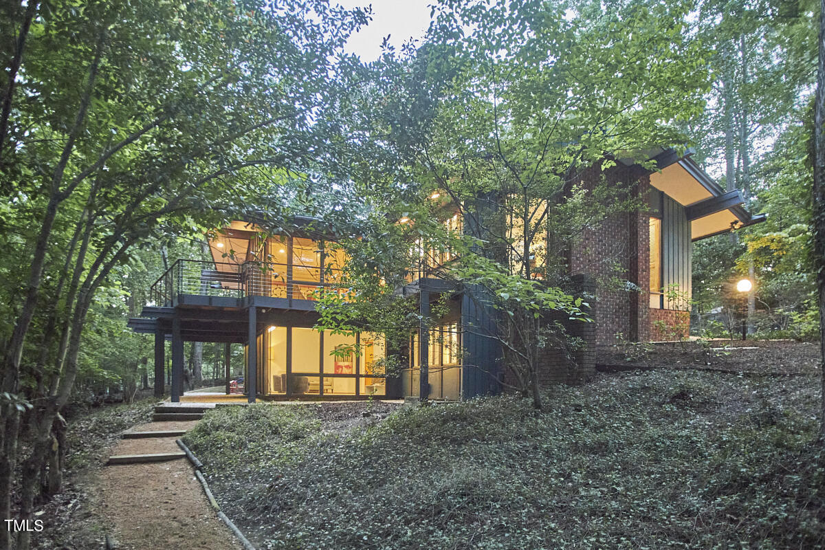 2312 Honeysuckle Court