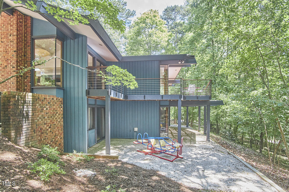 2312 Honeysuckle Court