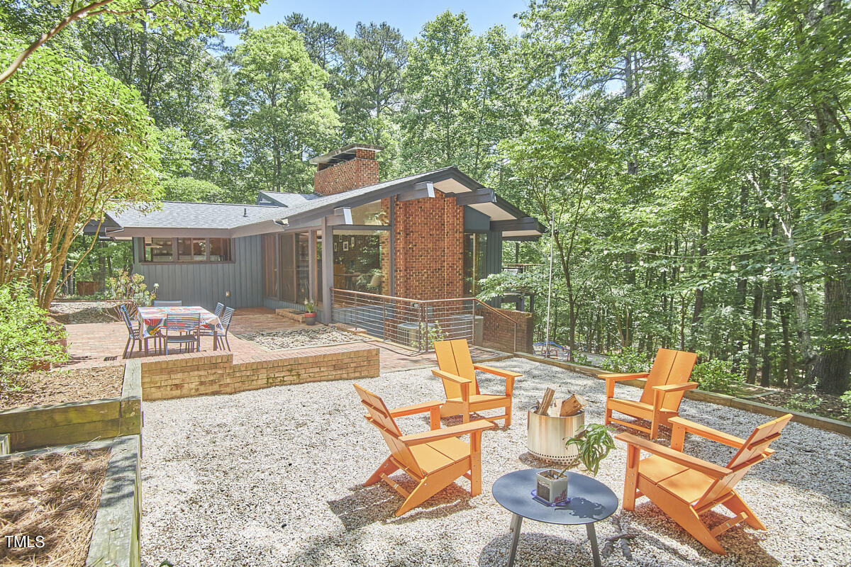 2312 Honeysuckle Court