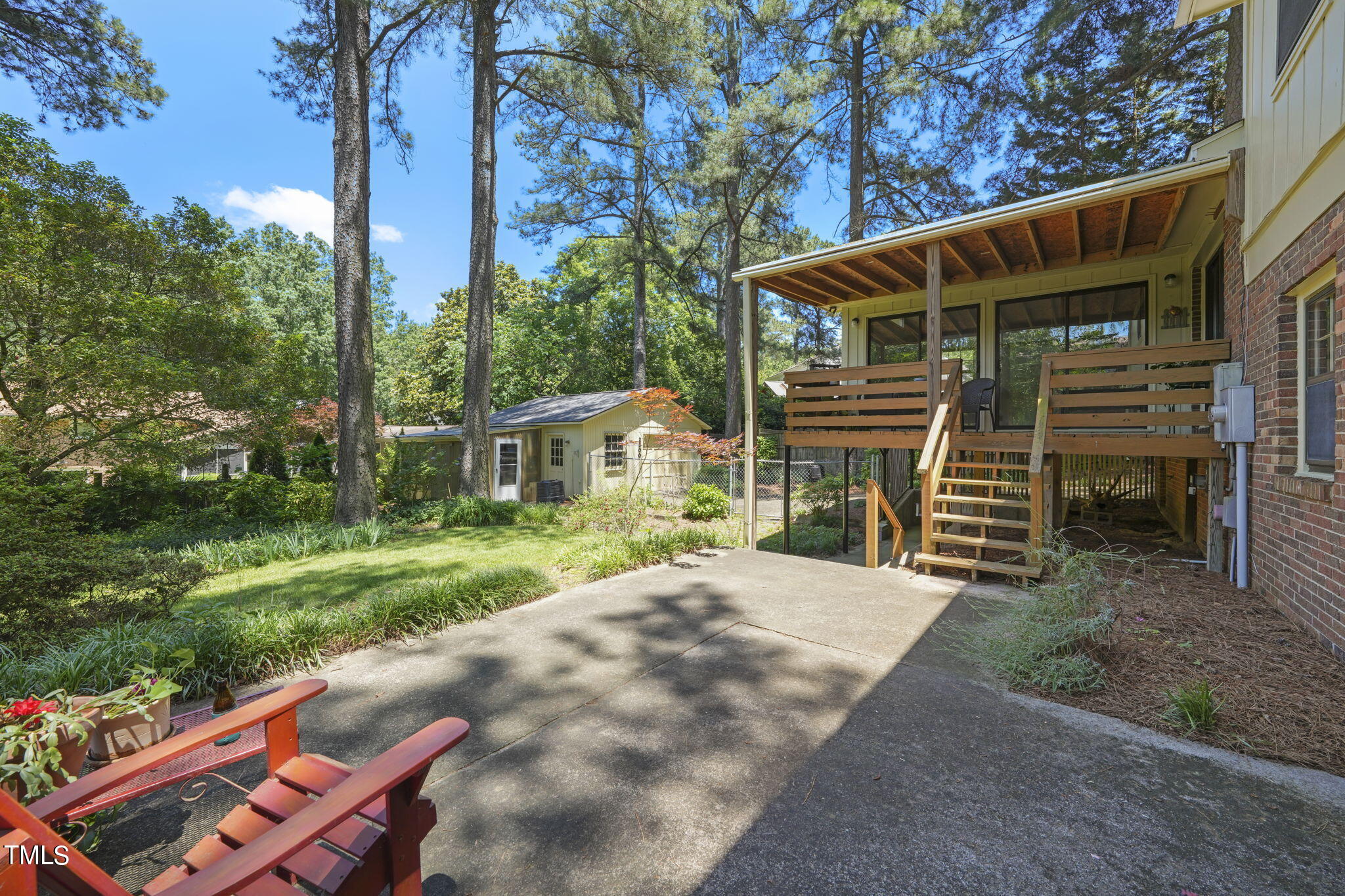 2500 W Woodrow Street